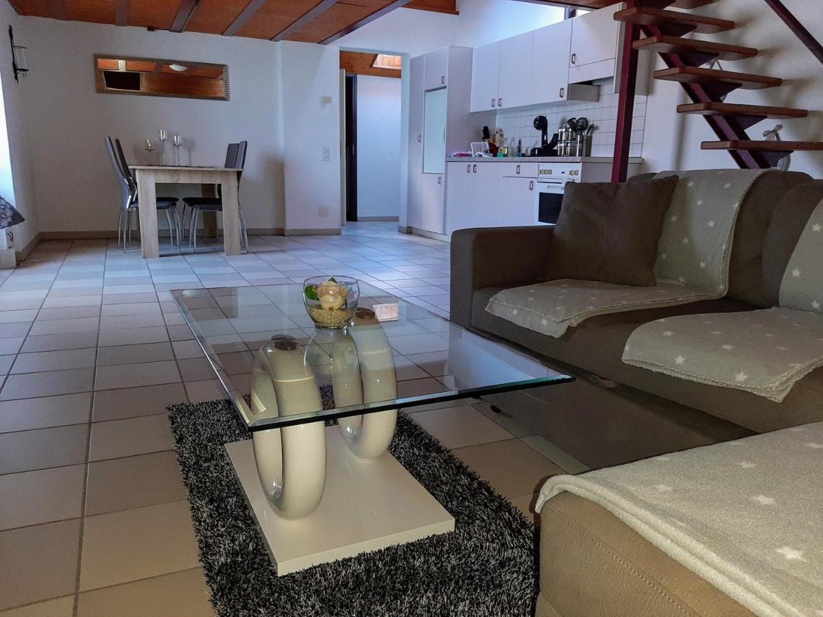 Holidays Homes Il Folletto Quartino Luaran gambar