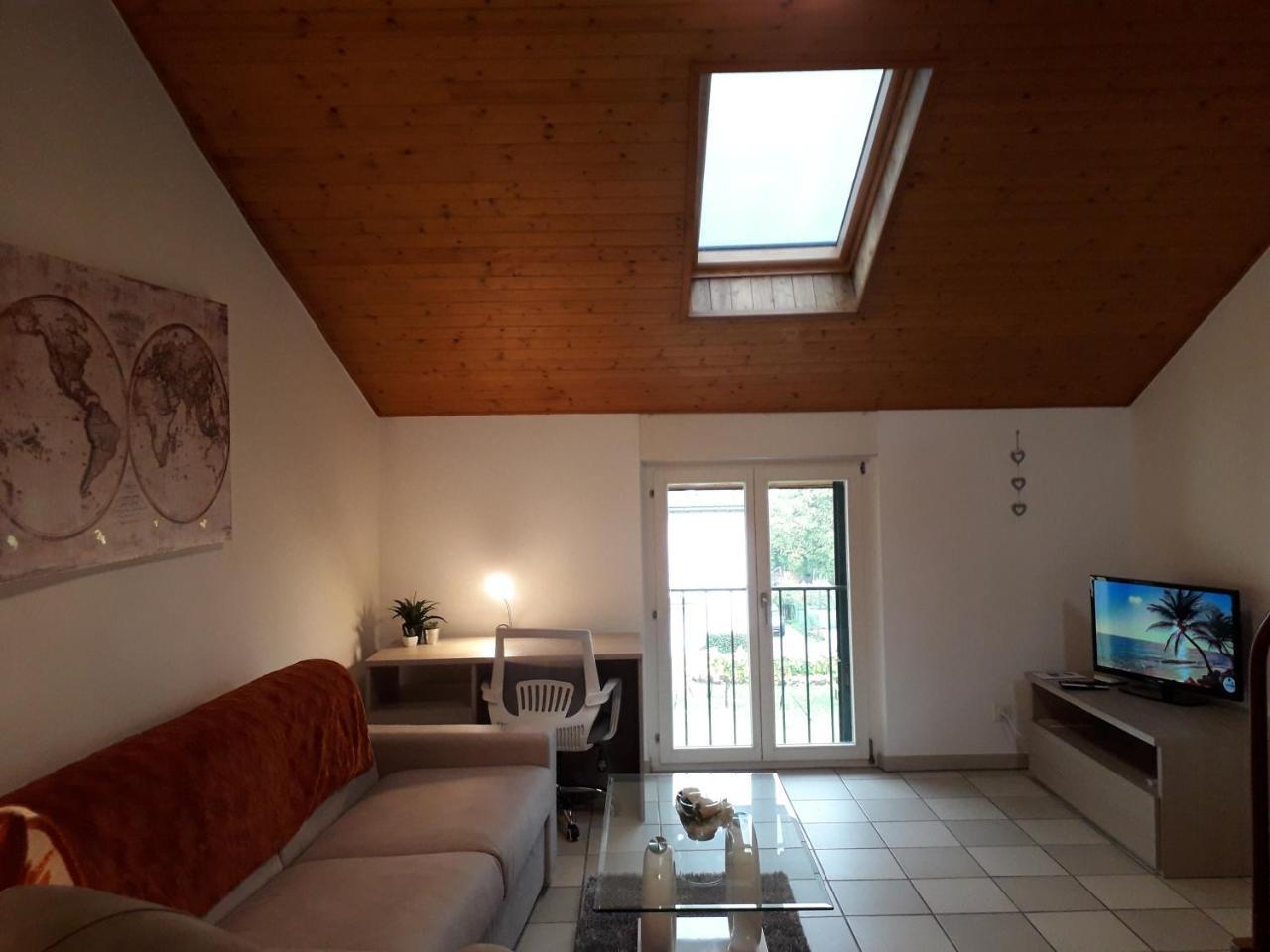 Holidays Homes Il Folletto Quartino Luaran gambar