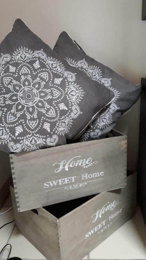 Holidays Homes Il Folletto Quartino Luaran gambar