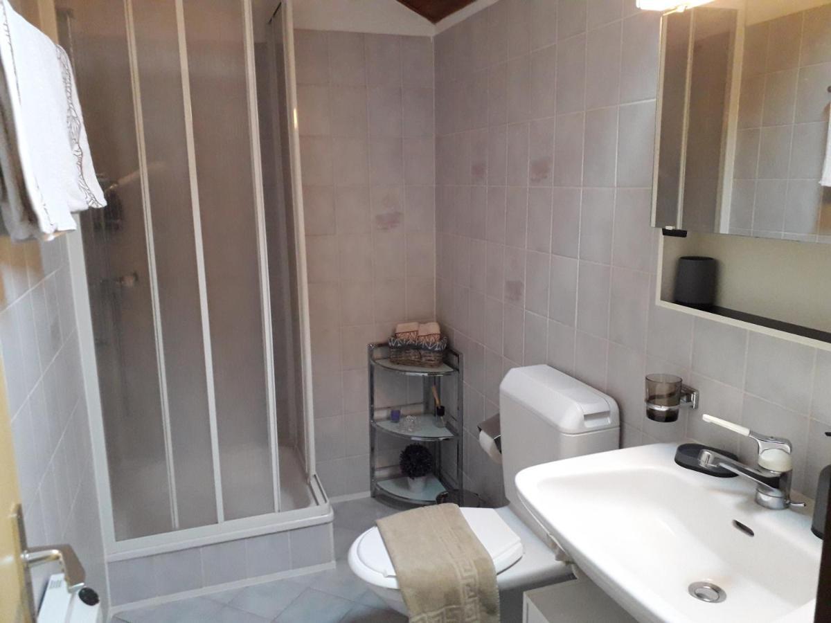 Holidays Homes Il Folletto Quartino Luaran gambar